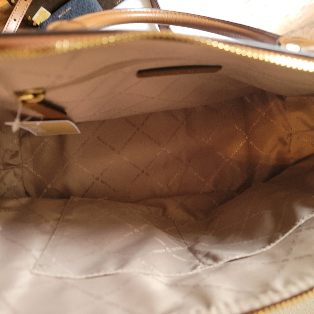 Michael Kors crossbody - Picture 16 of 16